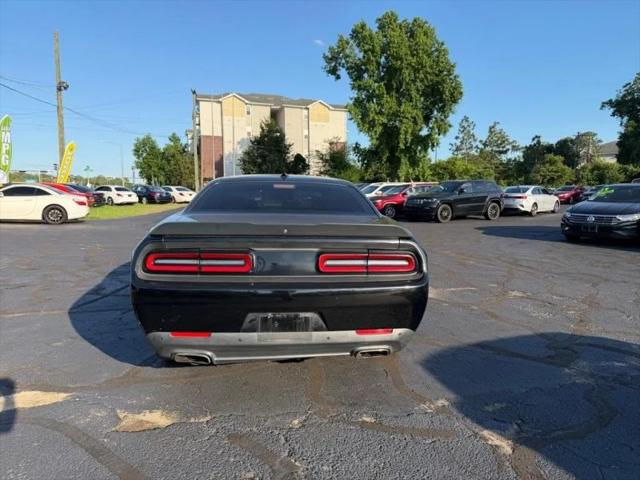 2017 Dodge Challenger SXT Plus