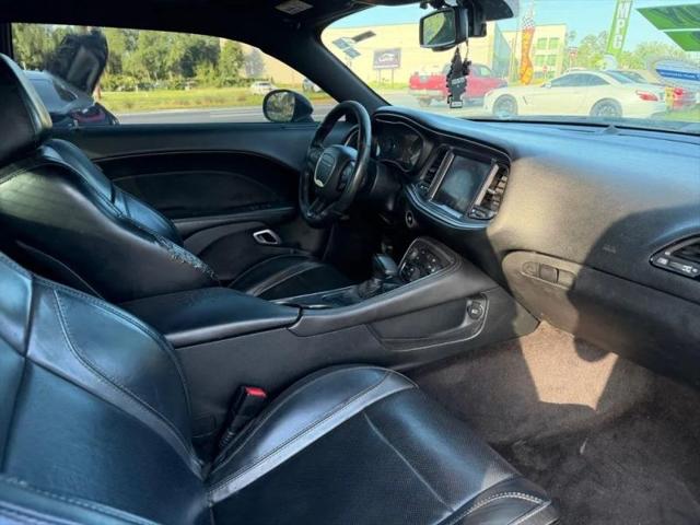 2017 Dodge Challenger SXT Plus