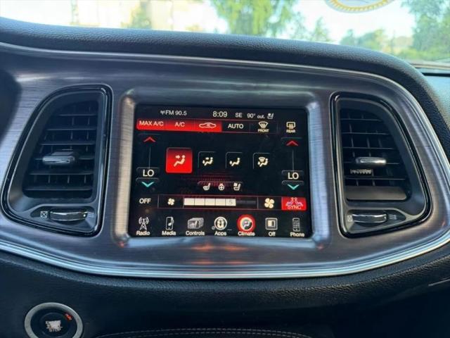 2017 Dodge Challenger SXT Plus