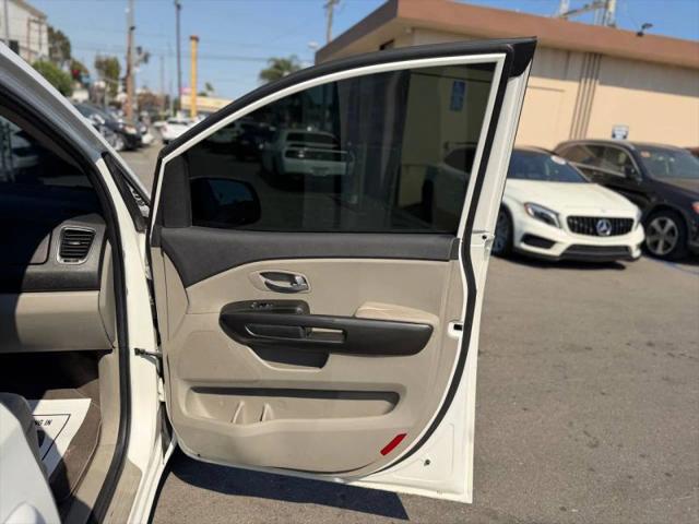 2020 Kia Sedona LX