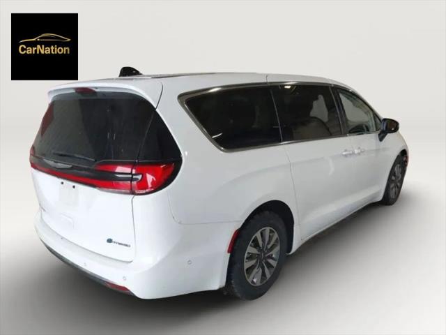 2023 Chrysler Pacifica Hybrid Touring L