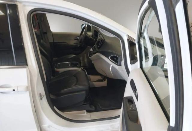 2023 Chrysler Pacifica Hybrid Touring L