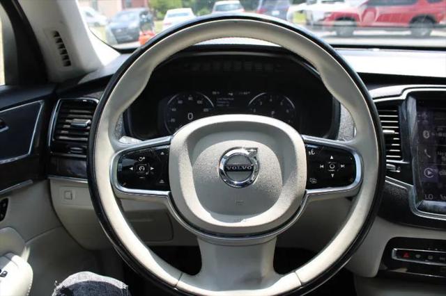 2016 Volvo XC90 T6 Momentum