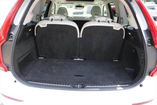 2016 Volvo XC90 T6 Momentum