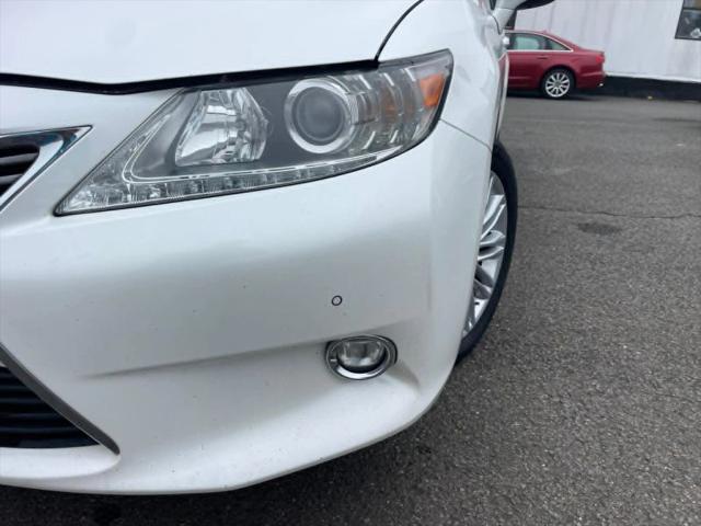 2015 Lexus ES 350 Crafted Line
