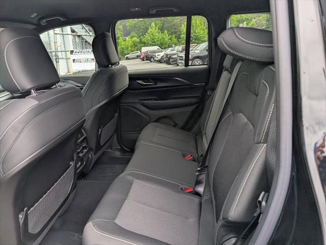 2026 Jeep Grand Cherokee Laredo 4x4
