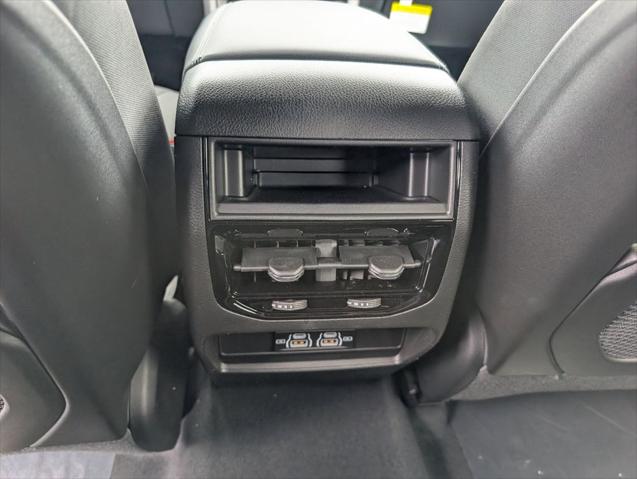 2026 Jeep Grand Cherokee Laredo 4x4