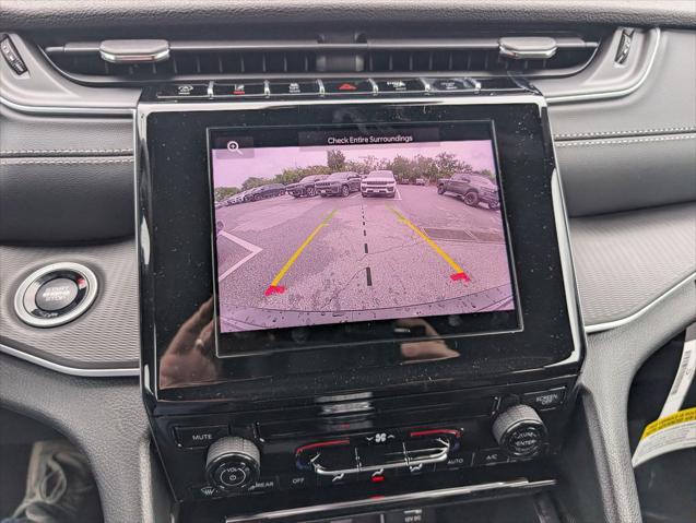 2026 Jeep Grand Cherokee Laredo 4x4