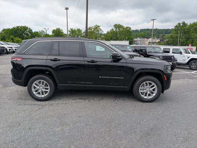 2026 Jeep Grand Cherokee Laredo 4x4