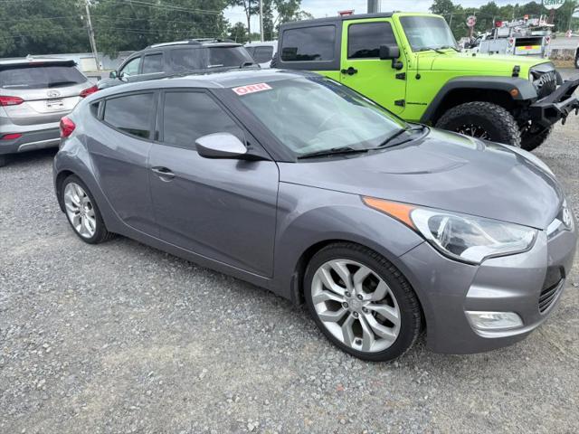 2012 Hyundai Veloster Base w/Black