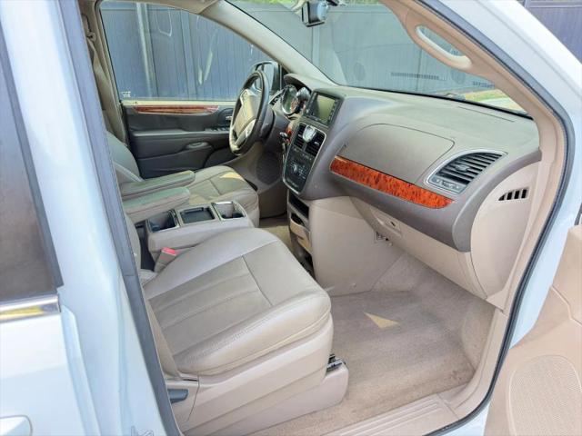 2015 Chrysler Town & Country Touring