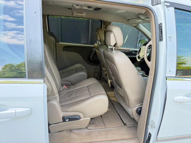 2015 Chrysler Town & Country Touring