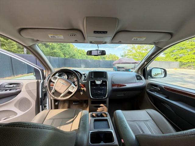 2015 Chrysler Town & Country Touring
