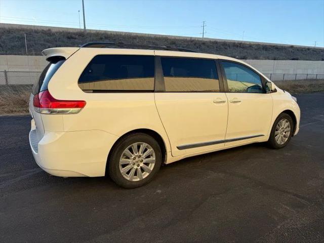 2013 Toyota Sienna XLE 7 Passenger