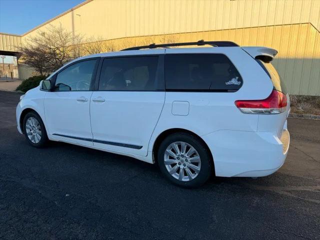 2013 Toyota Sienna XLE 7 Passenger