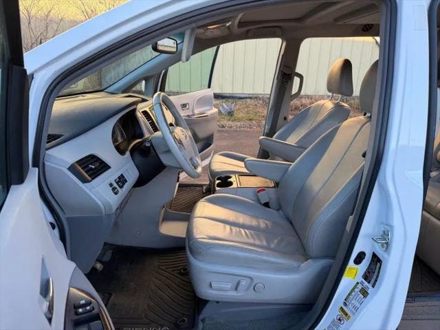 2013 Toyota Sienna XLE 7 Passenger