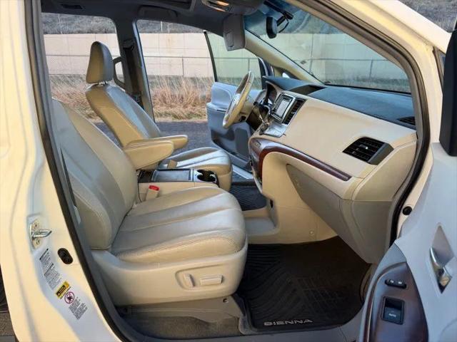 2013 Toyota Sienna XLE 7 Passenger