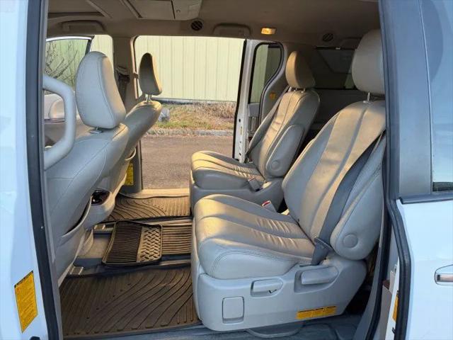 2013 Toyota Sienna XLE 7 Passenger