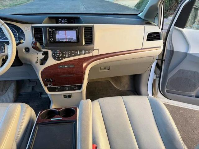 2013 Toyota Sienna XLE 7 Passenger