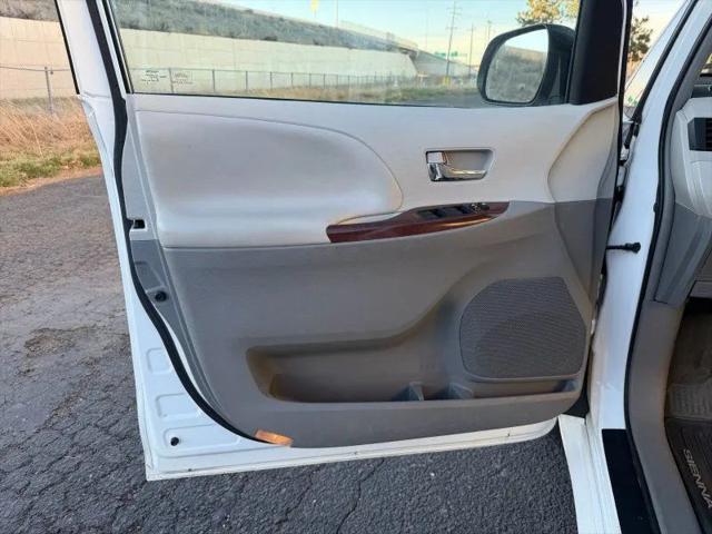 2013 Toyota Sienna XLE 7 Passenger