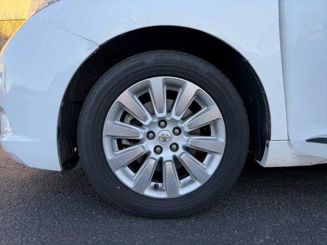 2013 Toyota Sienna XLE 7 Passenger