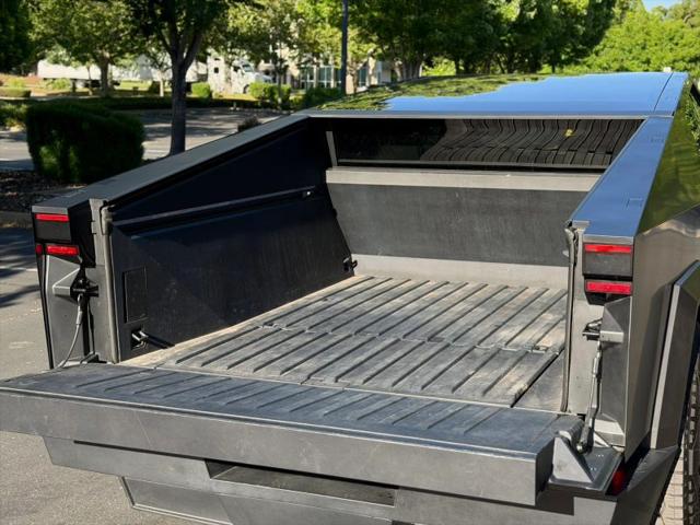 2024 Tesla Cybertruck Cyberbeast