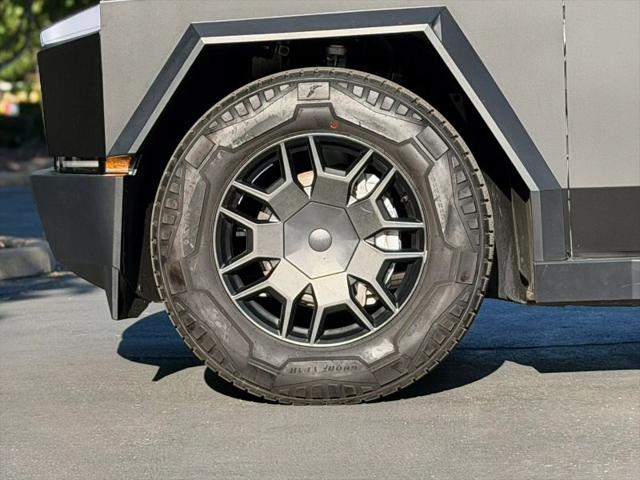 2024 Tesla Cybertruck Cyberbeast