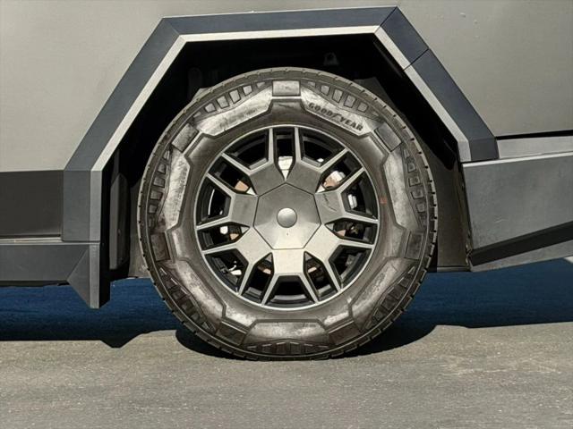 2024 Tesla Cybertruck Cyberbeast