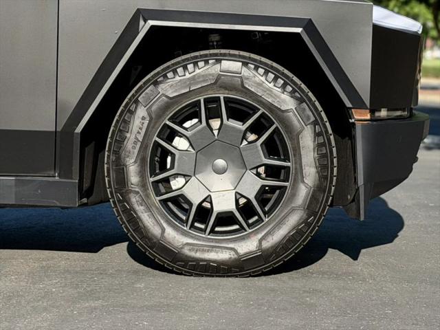 2024 Tesla Cybertruck Cyberbeast