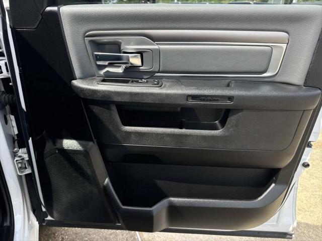 2023 Ram 1500 Classic SLT Crew Cab 4x4 5'7" Box