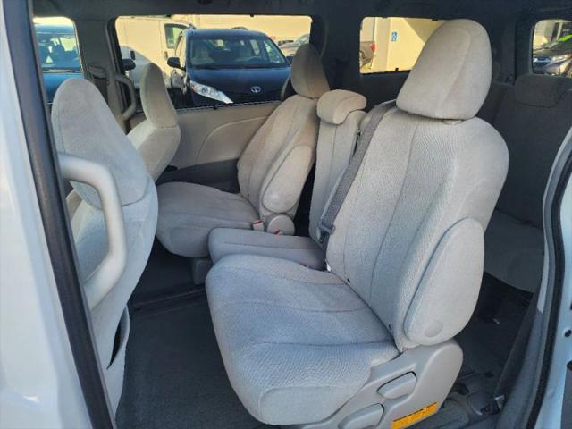 2011 Toyota Sienna LE V6