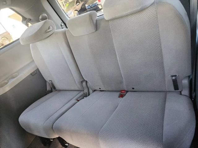 2011 Toyota Sienna LE V6