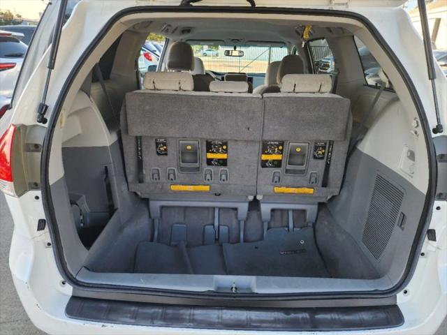 2011 Toyota Sienna LE V6