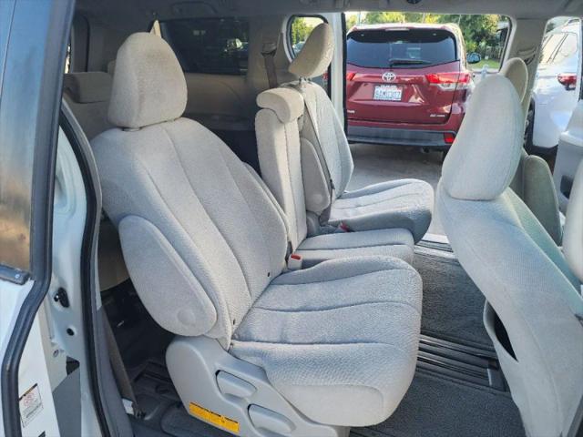 2011 Toyota Sienna LE V6