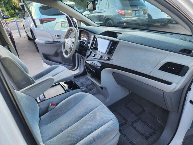 2011 Toyota Sienna LE V6