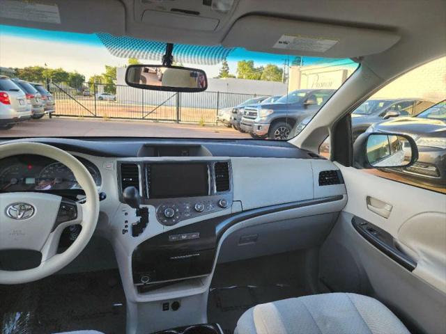 2011 Toyota Sienna LE V6