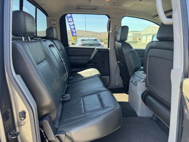 2004 Nissan Titan LE