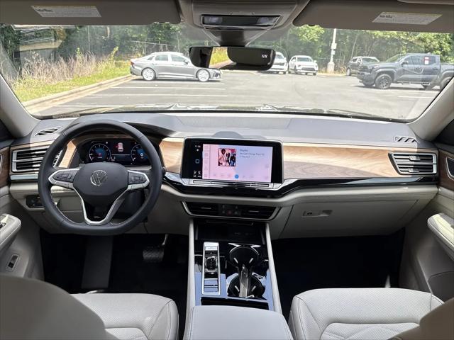 2026 Volkswagen Atlas SE with Technology