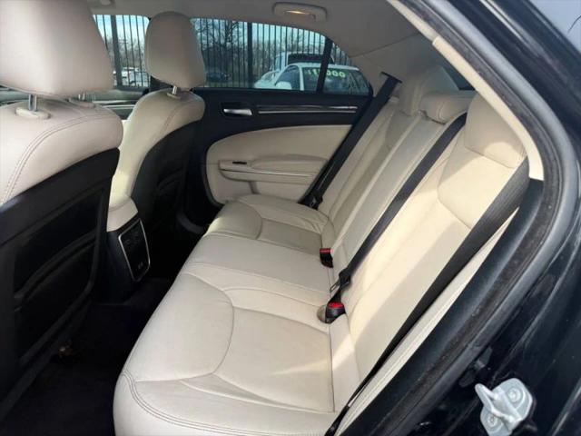 2017 Chrysler 300 Limited AWD