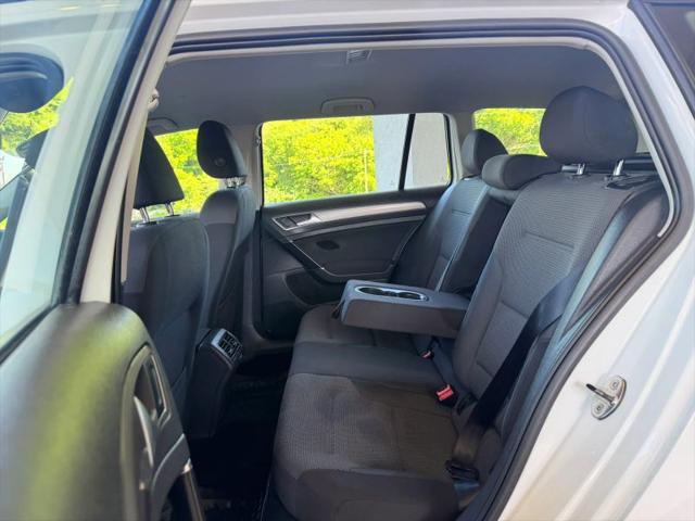 2017 Volkswagen Golf SportWagen TSI S