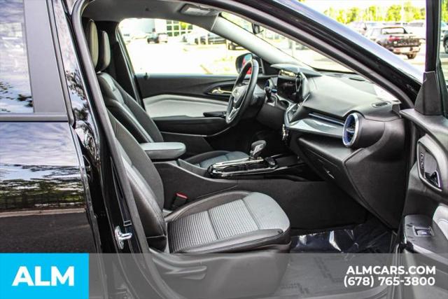 2025 Chevrolet Trax FWD LT