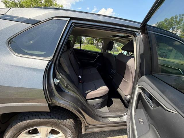 2019 Toyota RAV4 Hybrid XLE