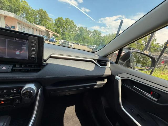 2019 Toyota RAV4 Hybrid XLE
