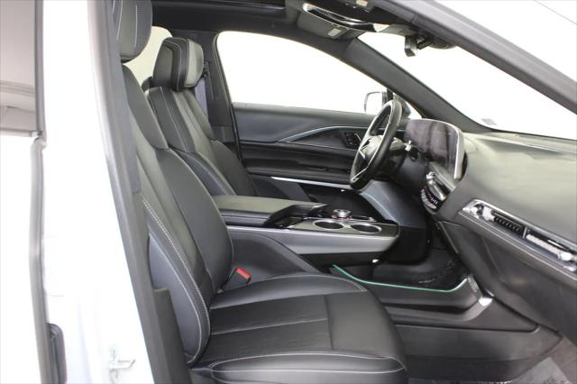 2024 Cadillac iQ Luxury w/1SD
