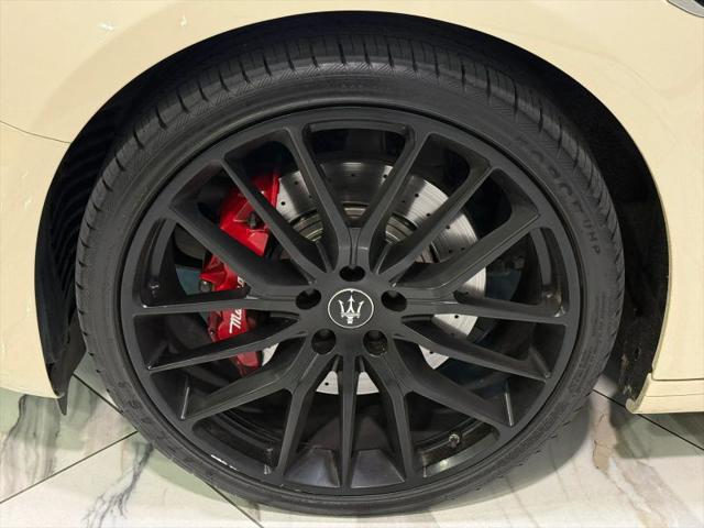 2022 Maserati Ghibli Modena