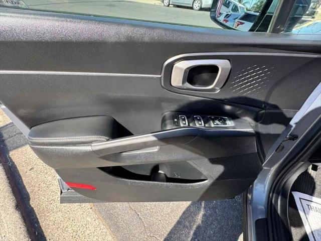 2022 Kia Sorento LX