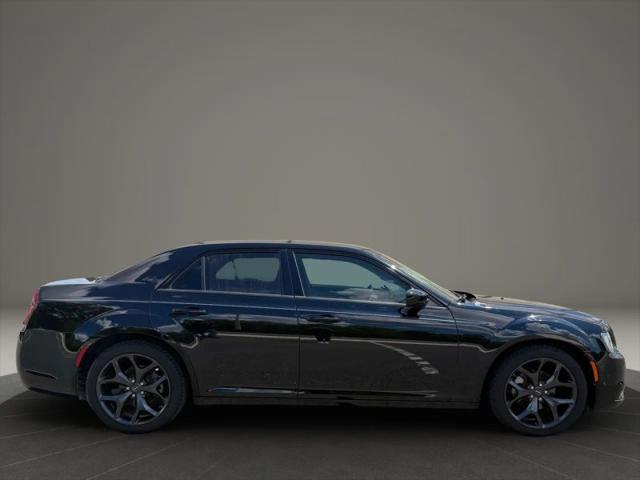 2023 Chrysler 300 Touring