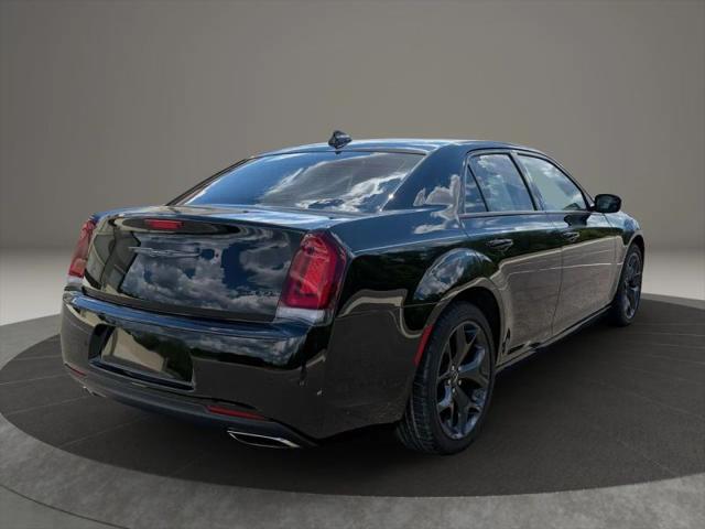 2023 Chrysler 300 Touring