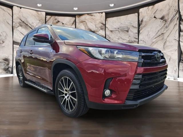 2017 Toyota Highlander SE for sale in Houston, TX