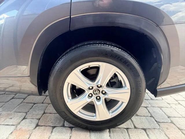 2021 Toyota Highlander LE